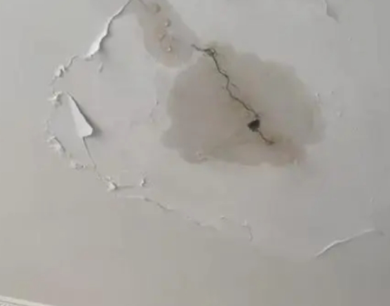 额尔古纳阳台漏水维修公司分享下屋面防水工程质量问题原因分析